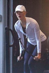 Karlie Kloss Work Out In Style - NYC 10/19/2017