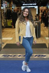 Kelly Brook - Photocall for Skechers in Dublin 10/05/2017