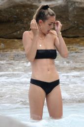 Kendal Lee Schuler in Bikini at Bondi Beach in Sydney 10/28/2017