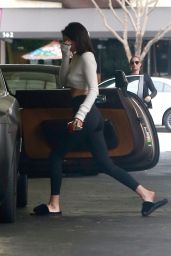 Kendall Jenner Camera Shy - Out in Beverly Hills, CA 10/30/2017