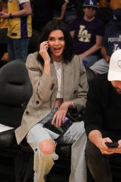 Kendall Jenner - Lakers vs Clippers Game in LA 10/19/2017