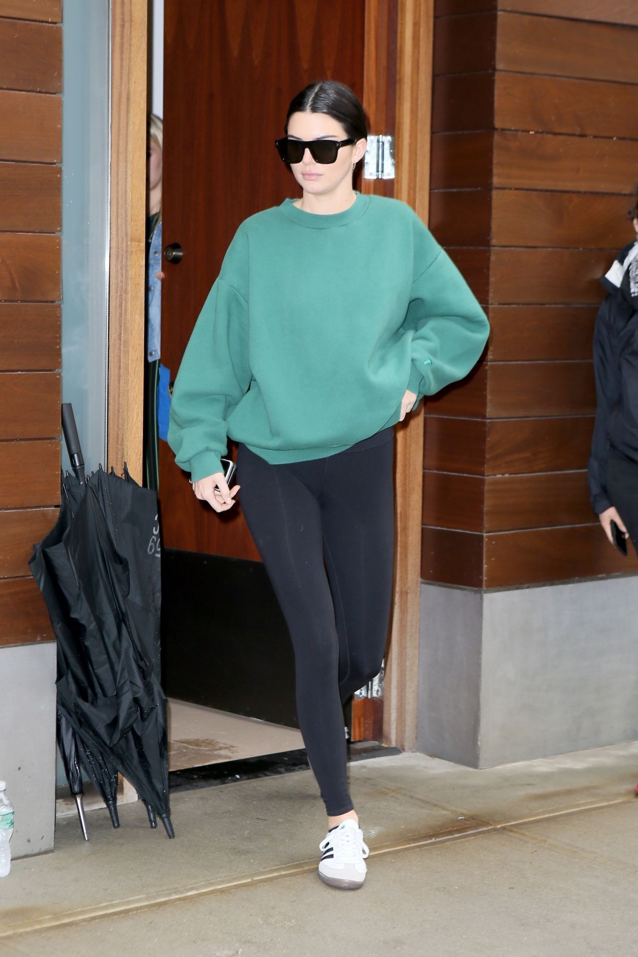 kendall jenner sports a black sweatshirt with matching leggings while  shopping at goyard in beverly hills, los angeles-101219_5