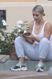 Kim Kardashian - Outside the Gym in Beverly Hills 10/25/2017