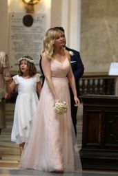 Kirsten Dunst is a Bridesmaid at the Rome Wedding of Her Best Friend 09/30/2017