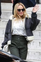Kylie Minogue – Stella McCartney Fashion Show, PFW in Paris 10/02/2017