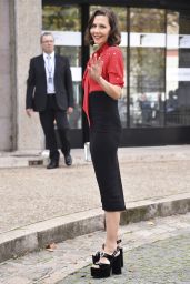 Maggie Gyllenhaal – Miu Miu Fashion Show in Paris 10/03/2017