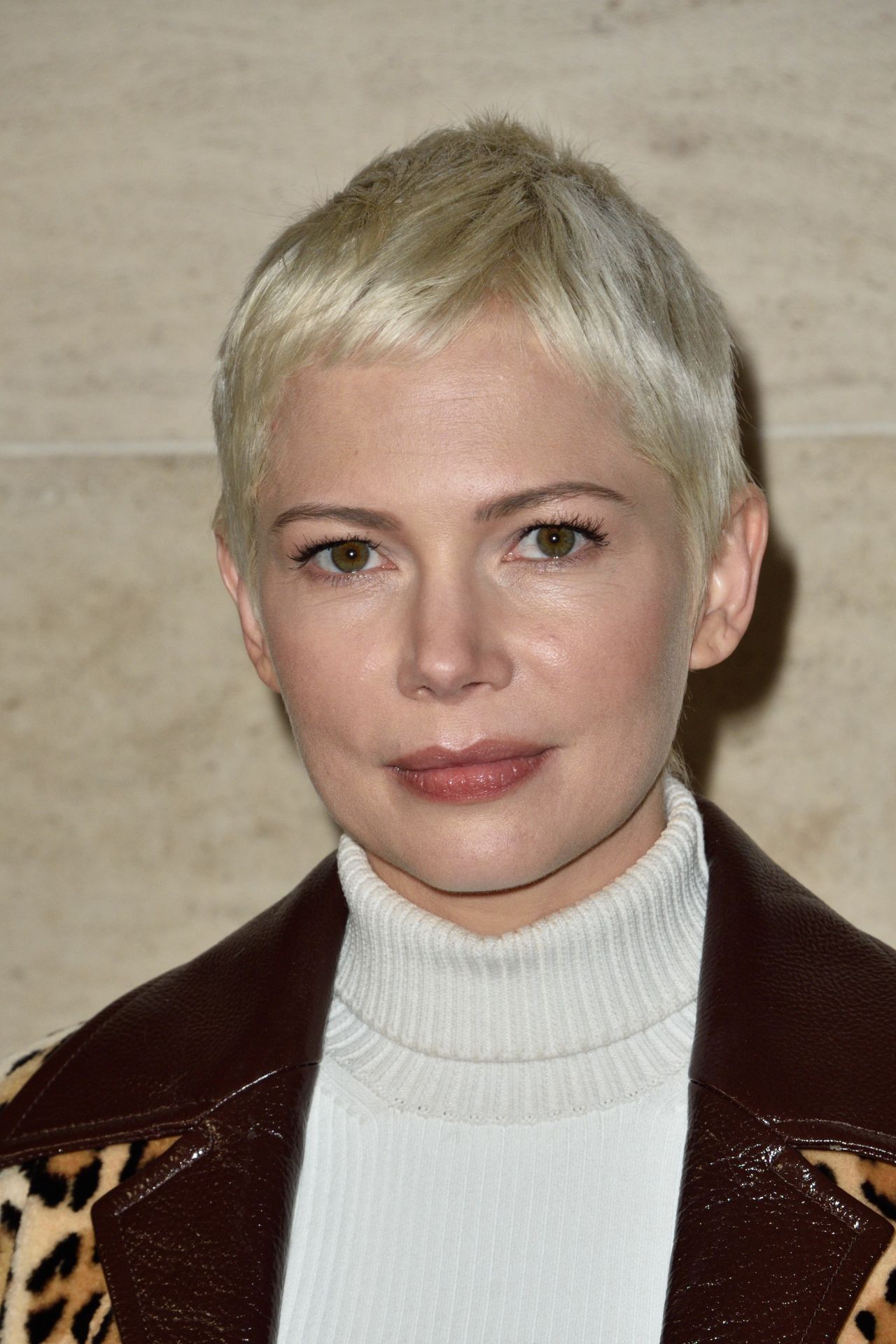 Michelle Williams Is a Happy Woman in Louis Vuitton Blossom Jewelry Campaign