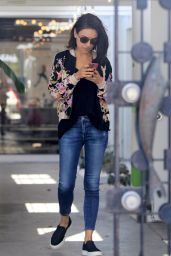 Mila Kunis at the Hair Salon in West Hollywood 10/13/2017