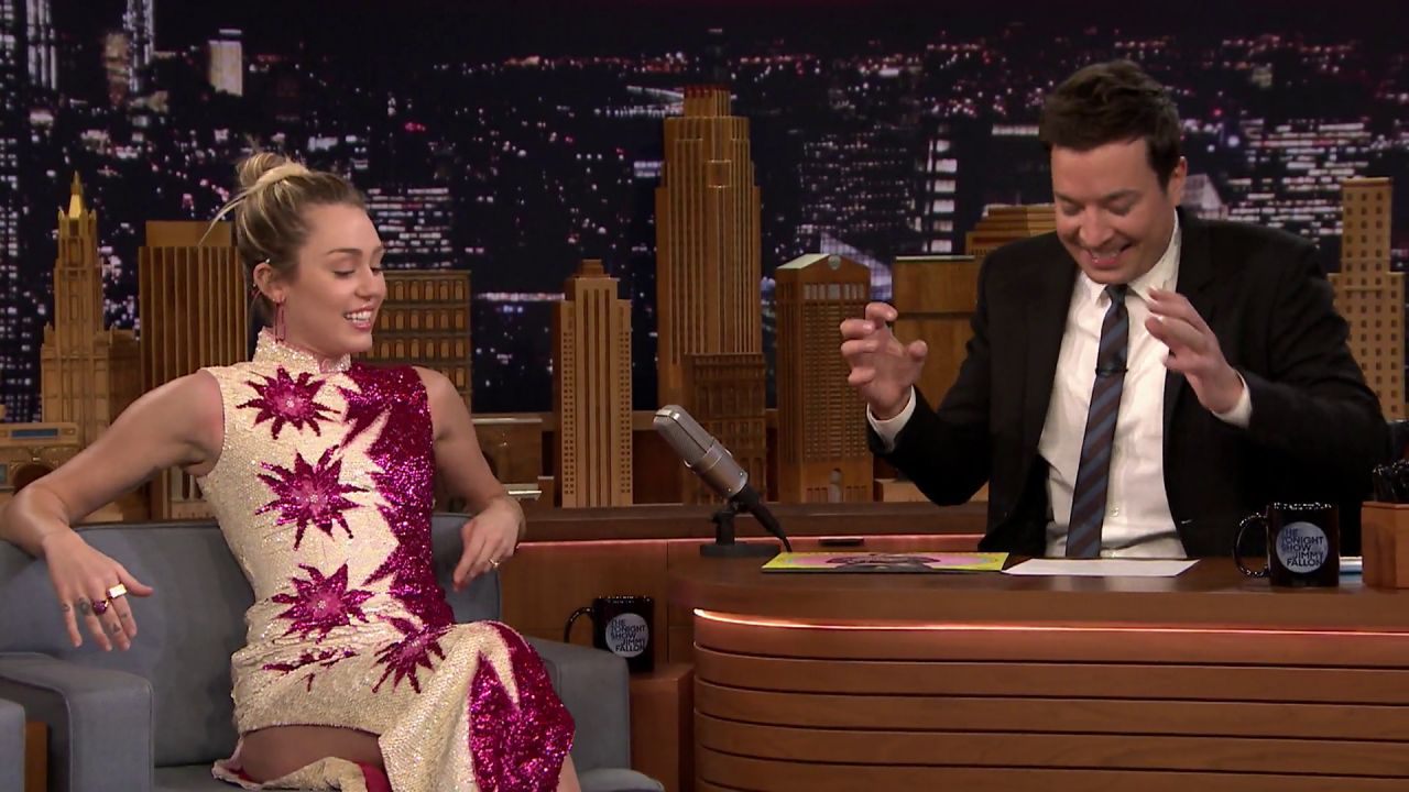 Miley Cyrus - The Tonight Show Starring Jimmy Fallon 10/06/2017.