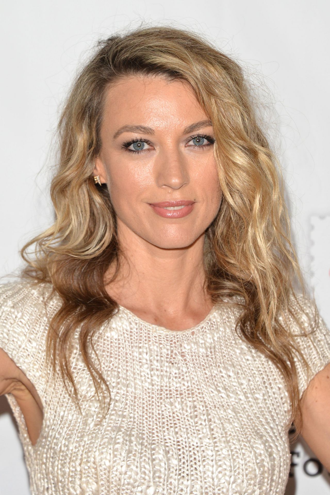 Natalie Zea Style, Clothes, Outfits and Fashion • CelebMafia