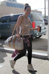 Nikki Bella - Heading Into Dance Practice in LA 10/28/2017