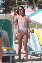 Olivia Culpo, Devon Windsor and Daniela Braga Bikini Candids - Miami 10/20/2017