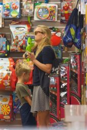 Reese Witherspoon at a Toy Store in Brentwood 10/22/2017