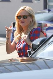 Reese Witherspoon - Out For a Business Meeting in Santa Monica 10/17/2017