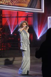 Shania Twain Performs Live at The Talk 10/25/2017