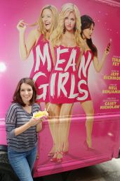 Tina Fey - Serves Cheese Fries to Fans in Celebration of "Mean Girls" in NYC 10/03/2017