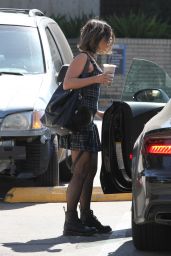 Vanessa Hudgens - Getting Coffee in Los Angeles 10/08/2017