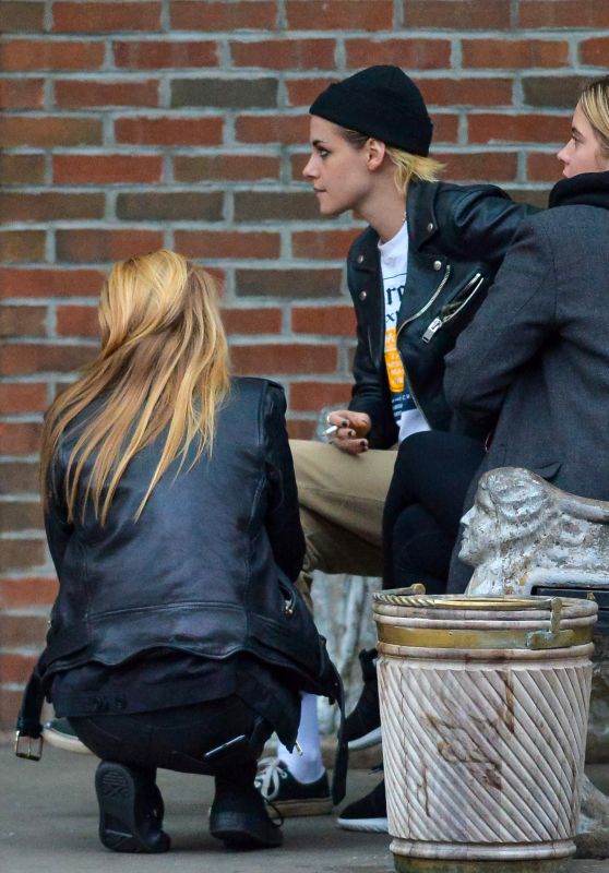 Ashley Benso, Kristen Stewart, Stella Maxwell and Josh Hutcherson - Out in NYC 11/15/2017