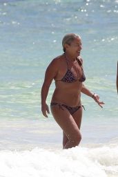 Ashley Hart in Bikini - Beach in Cancun 11/16/2017