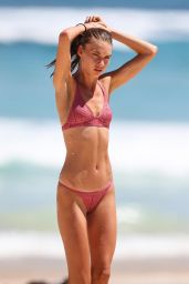 Avril Alexander in Bikini at Bondi Beach 11/09/2017