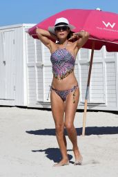Bethenny Frankel in a Colorful Patterned Bikini - Miami Beach 11/06/2017