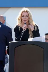 Britney Spears - Nevada Childhood Cancer Foundation Britney Spears Campus Grand Opening 11/04/2017