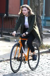 Chloe Grace Moretz - "The Widow" Movie Set in NYC 11/12/2017