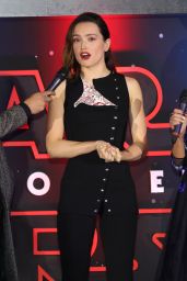 Daisy Ridley - "Star Wars: The Last Jedi" Pemiere in Mexico City 11/20/2017