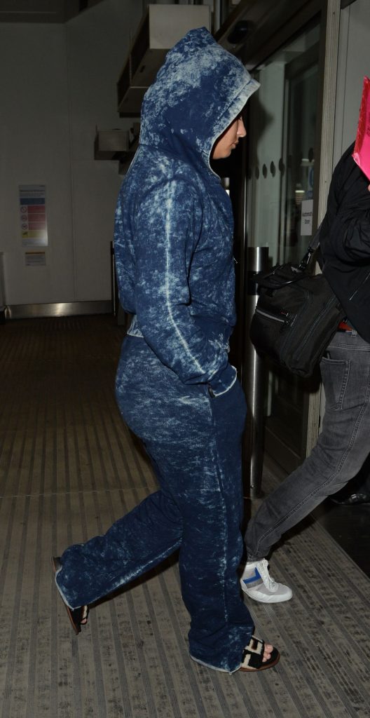 Demi Lovato at Heathrow Airport in London 11/09/2017 • CelebMafia