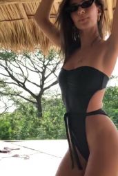 Emily Ratajkowski in Bikini - Social Media 11/24/2017