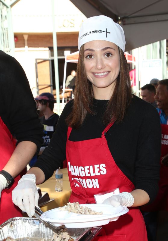 Emmy Rossum – Los Angeles Mission Thanksgiving Meal for the Homeless 11/22/2017
