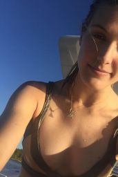 Eugenie Bouchard in Bikini - Social Media 11/10/2017
