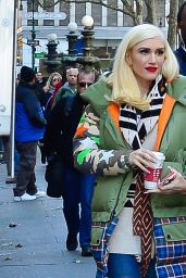 Gwen Stefani in Casual Attire - Bryant Park in NYC 11/21/2017