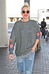 Gwen Stefani in Travel Outfit - Departing at LAX Airport in LA