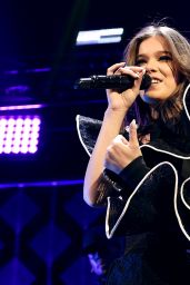 Hailee Steinfeld Performs Live at 106.1 KISS FM