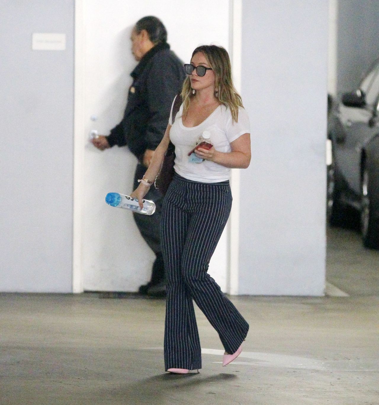 Hilary Duff Casual Style - Visiting an Office in Beverly Hills • CelebMafia