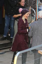 Holly Willoughby - Filming on the South Bank in London 11/09/2017