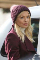 Holly Willoughby - Filming on the South Bank in London 11/09/2017