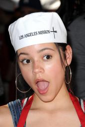 Jenna Ortega - Los Angeles Mission Thanksgiving Meal for the Homeless 11/22/2017