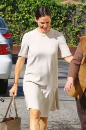 Jennifer Garner - Heads to Church in Brentwood 11/05/2017