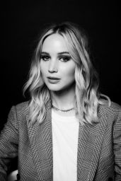 Jennifer Lawrence – Deadline Hollywood presents The Contenders 2017 Portrait Studio in Los Angeles