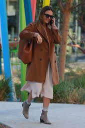 Jessica Alba Talking on Her Phone - Los Angeles 11/09/2017
