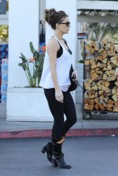 Kate Beckinsale Street Style - Bristol Farms in Beverly Hills 11/27/2017
