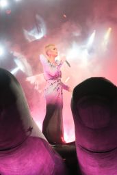 Katy Perry Performs Live on the Witness World Tour in Los Angeles 11/07/2017