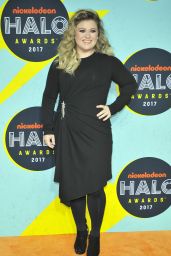 Kelly Clarkson – 2017 Nickelodeon Halo Awards in NYC