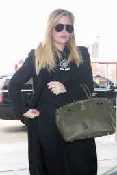 Khloe Kardashian in Travel Outfit - LAX Airport 11/15/2017