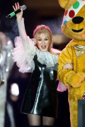 Kylie Minogue - Covent Garden Christmas Lights Turn On in London 11/14/2017