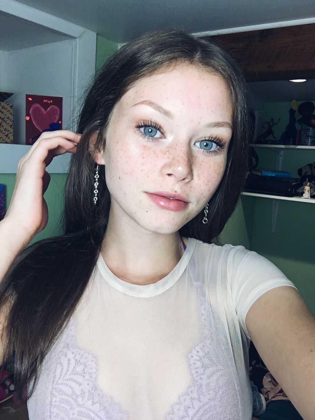 Lily-Ana Alexander – Social Media 11/14/2017 • CelebMafia