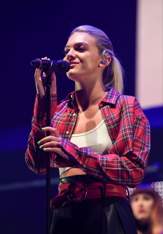 Louisa Johnson Performs Live at The Radio City Christmas Live 2017 Gig in Liverpool