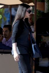 Michelle Trachtenberg - Out for Lunch in Beverly Hills 11/06/2017